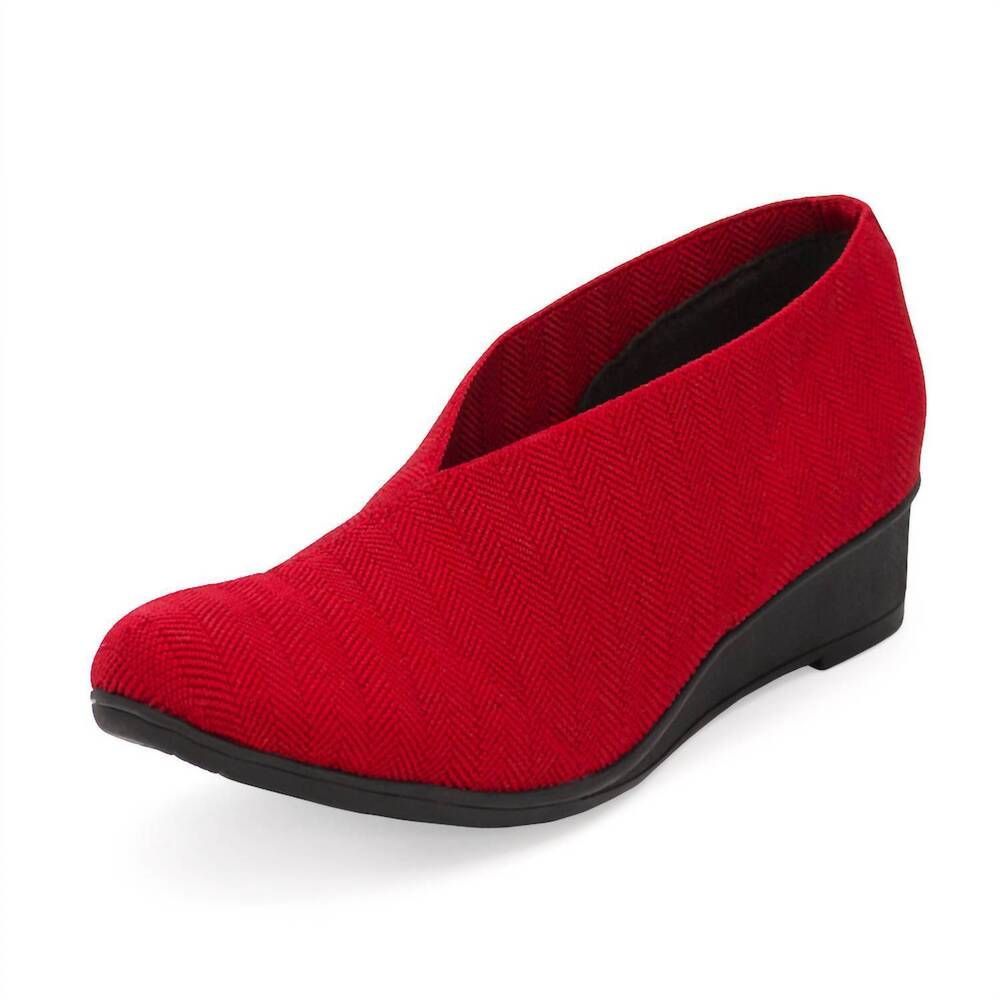 NEW CHARLESTON SHOE CO. women's cape low wedge in cherry herringbone